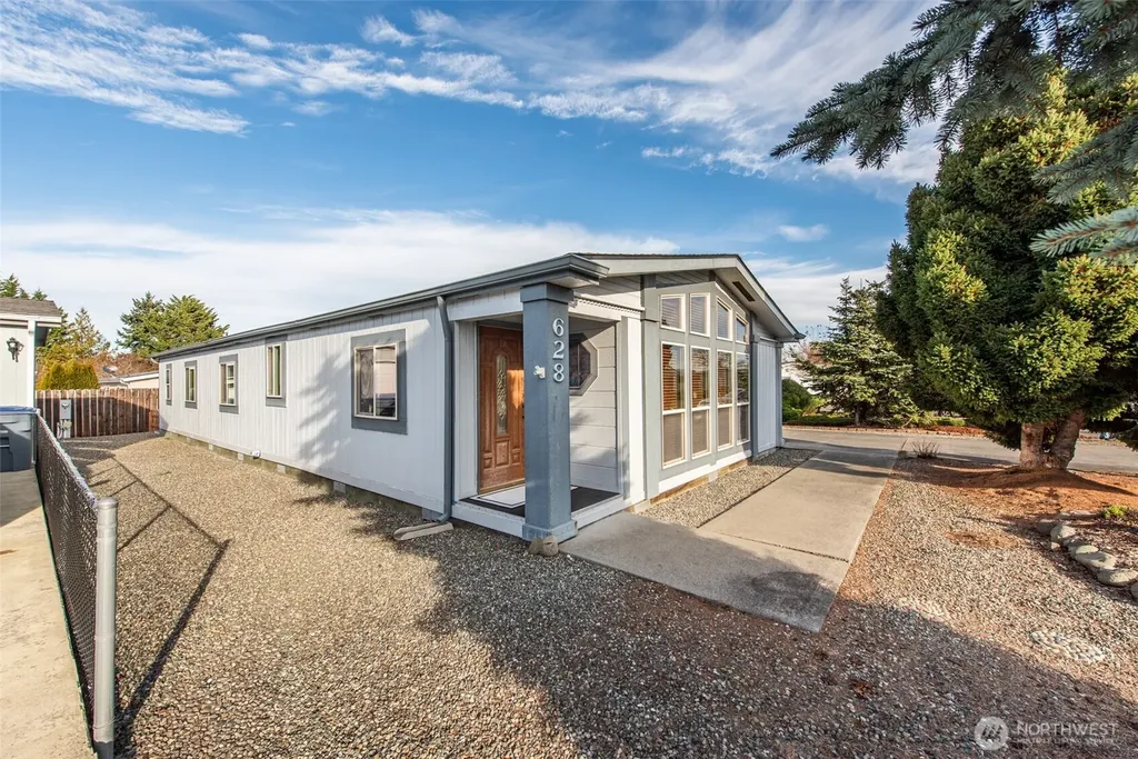 628 N 7th Avenue Sequim WA 98382