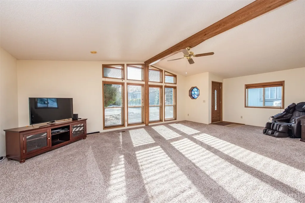 628 N 7th Avenue Sequim WA 98382