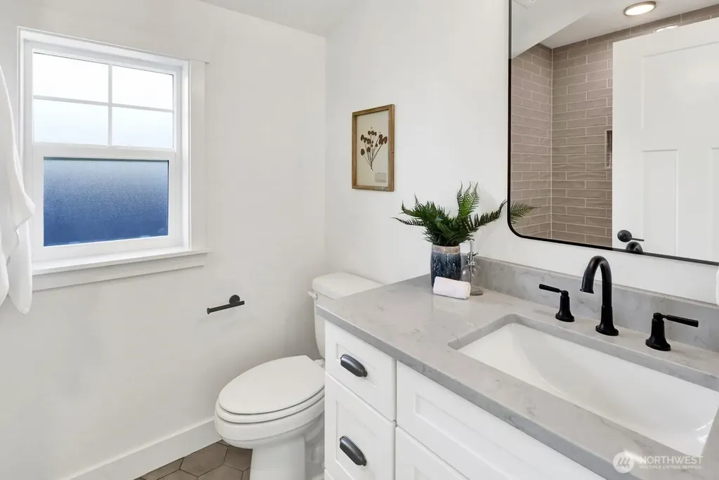 530 E Sunset Drive Bellingham WA 98225