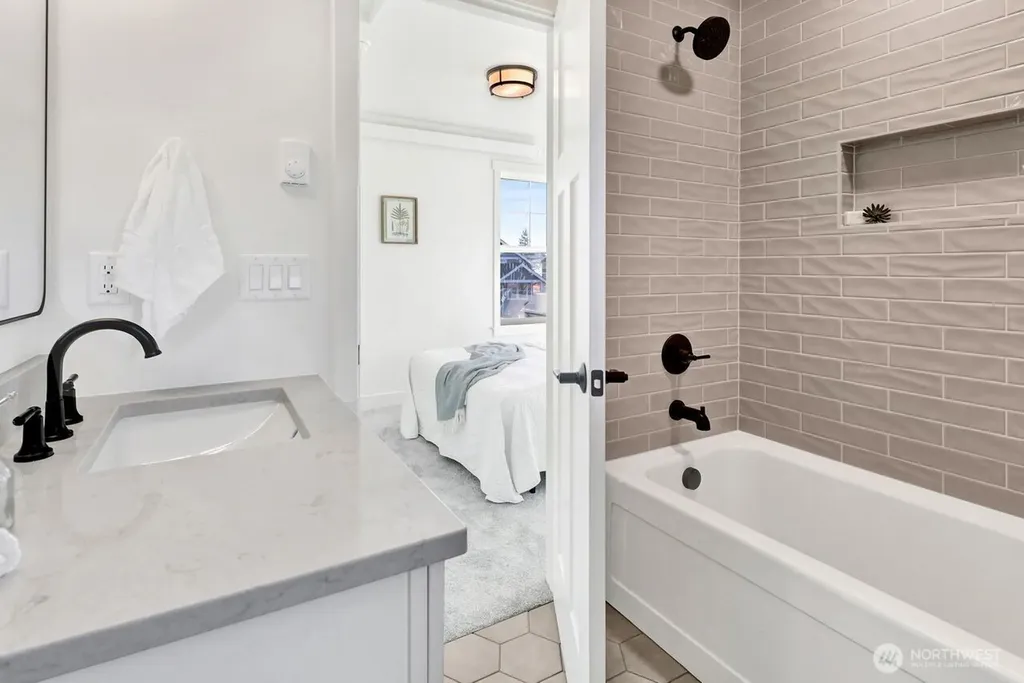 530 E Sunset Drive Bellingham WA 98225