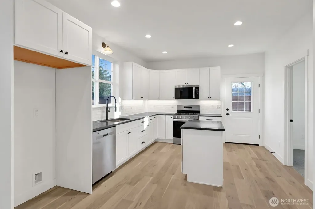 530 E Sunset Drive Bellingham WA 98225