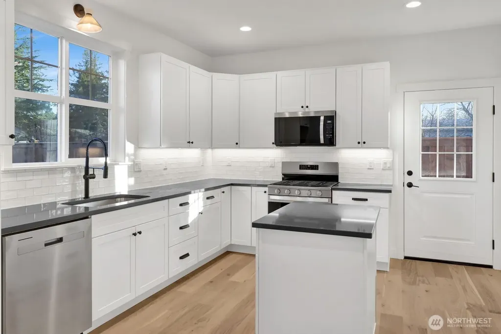 530 E Sunset Drive Bellingham WA 98225