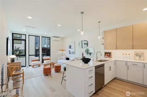 11231 Greenwood Avenue N Seattle WA 98133