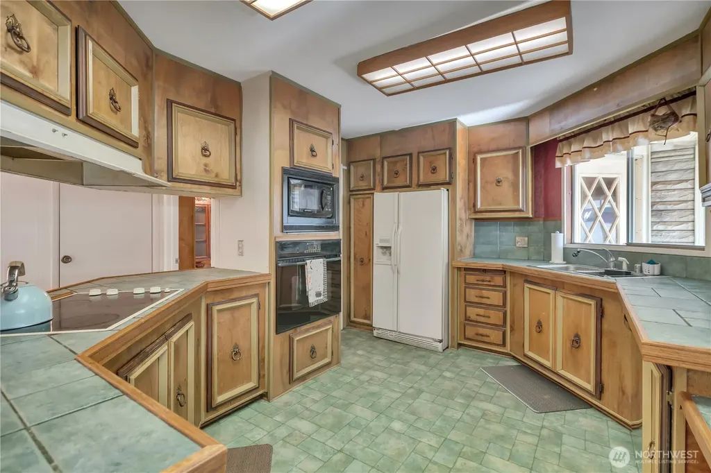 2500 S 370th Street Federal Way WA 98003