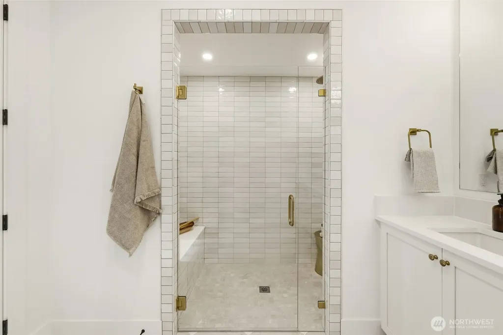26030 NE 29th Place Redmond WA 98053