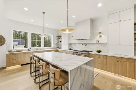 26030 NE 29th Place Redmond WA 98053
