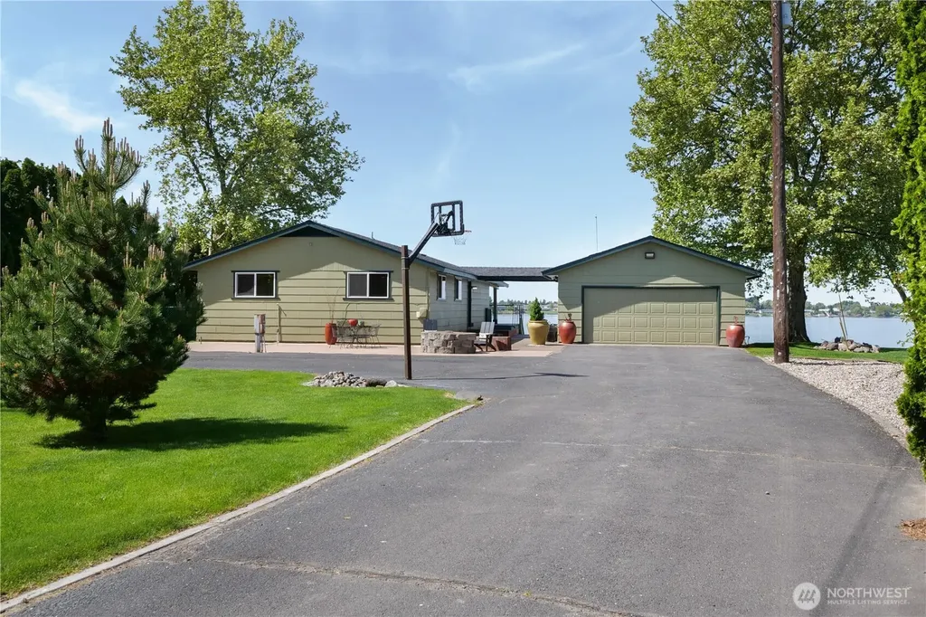 2102 Elgin Road NE Moses Lake WA 98837
