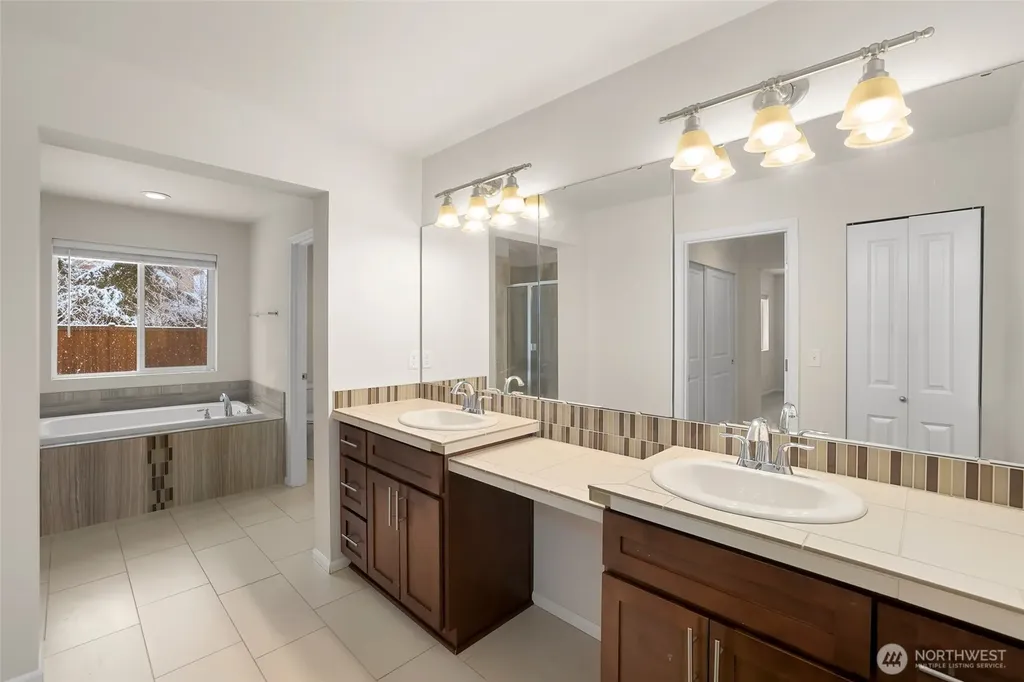 32214 50th Court S Auburn WA 98001