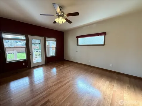 1516 N 43rd Place Mount Vernon WA 98273