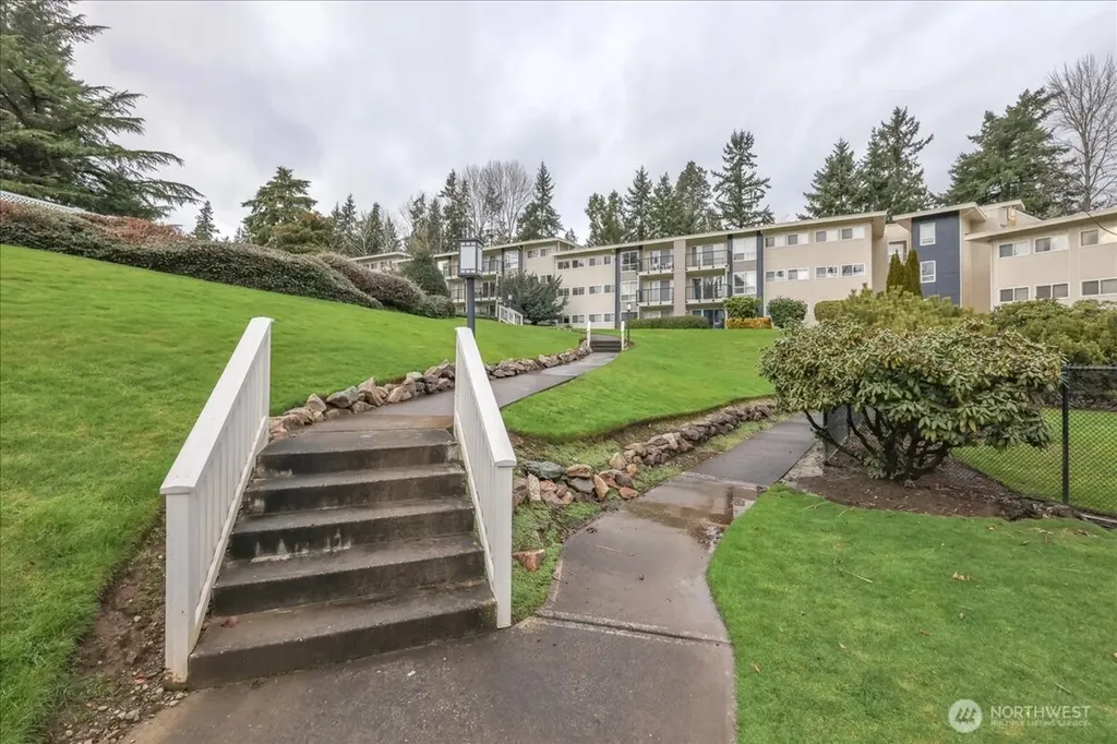 12631 NE 9th Place Bellevue WA 98005