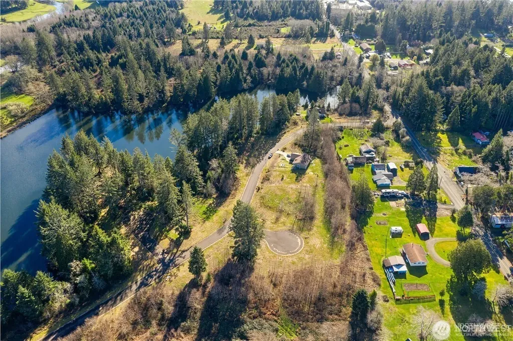4 Sunrise Lane South Bend WA 98586