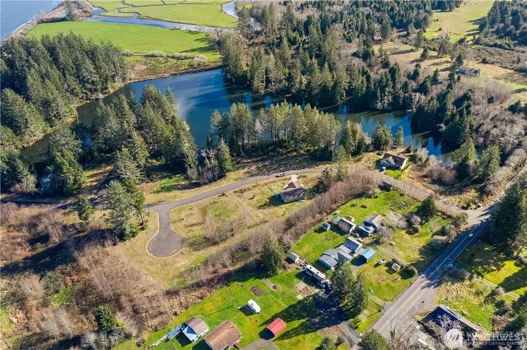 4 Sunrise Lane South Bend WA 98586
