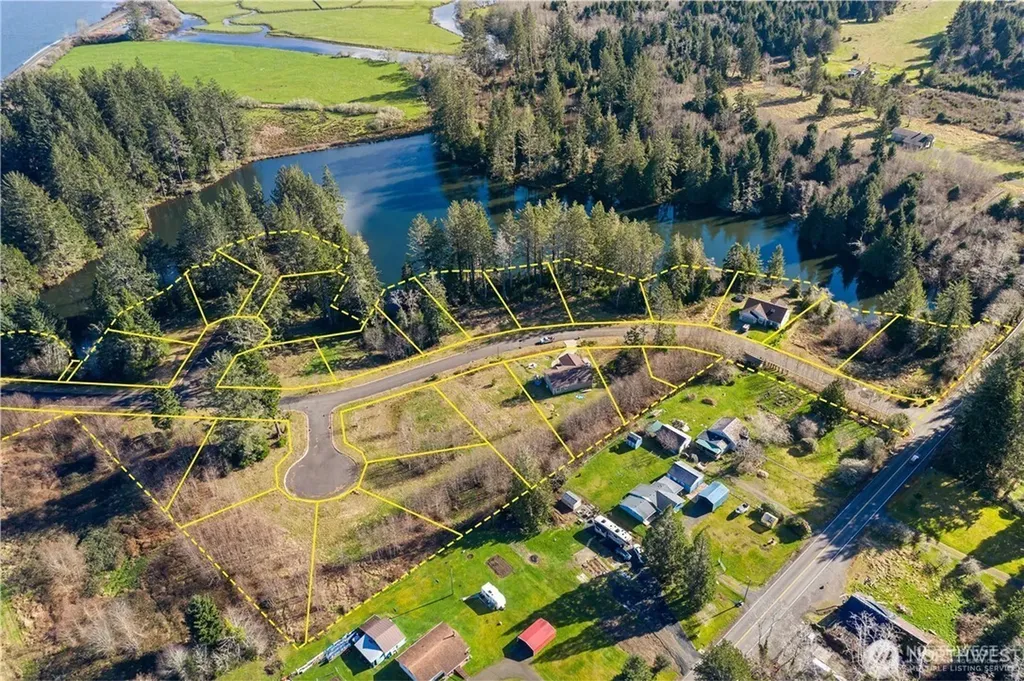 4 Sunrise Lane South Bend WA 98586