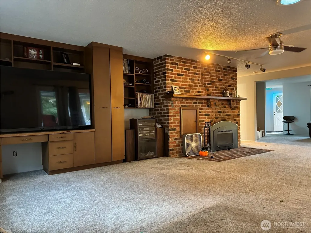 13801 Dana Lane E Puyallup WA 98373