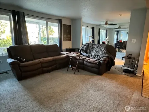 13801 Dana Lane E Puyallup WA 98373