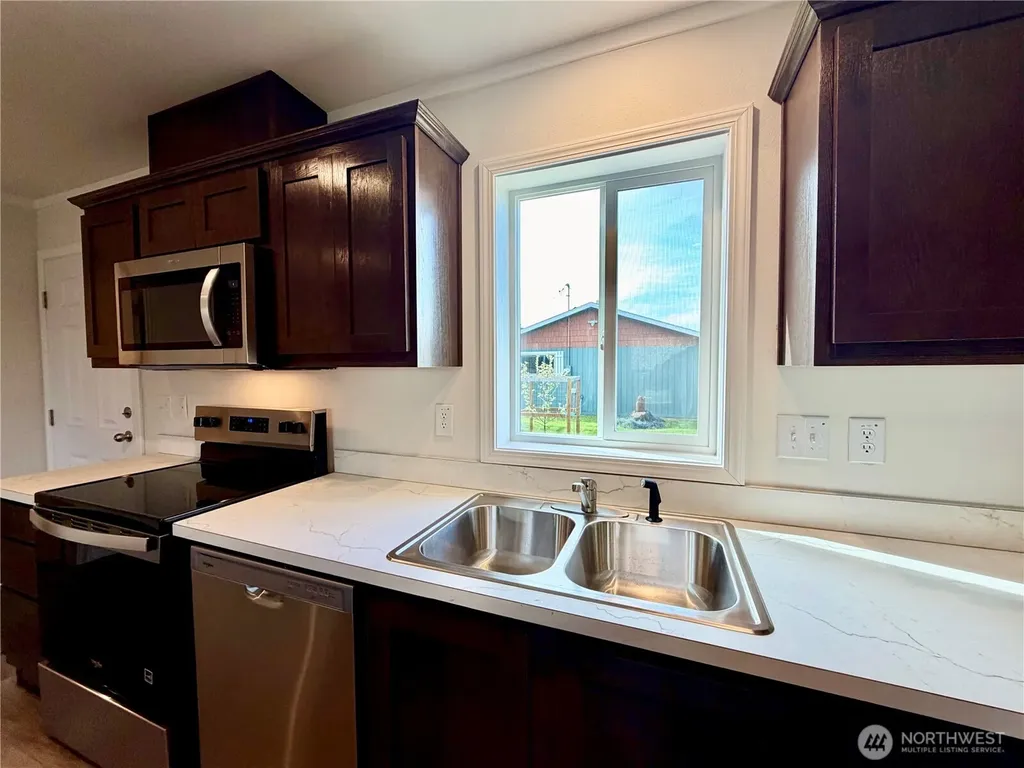 299 Octopus Avenue NE Ocean Shores WA 98569