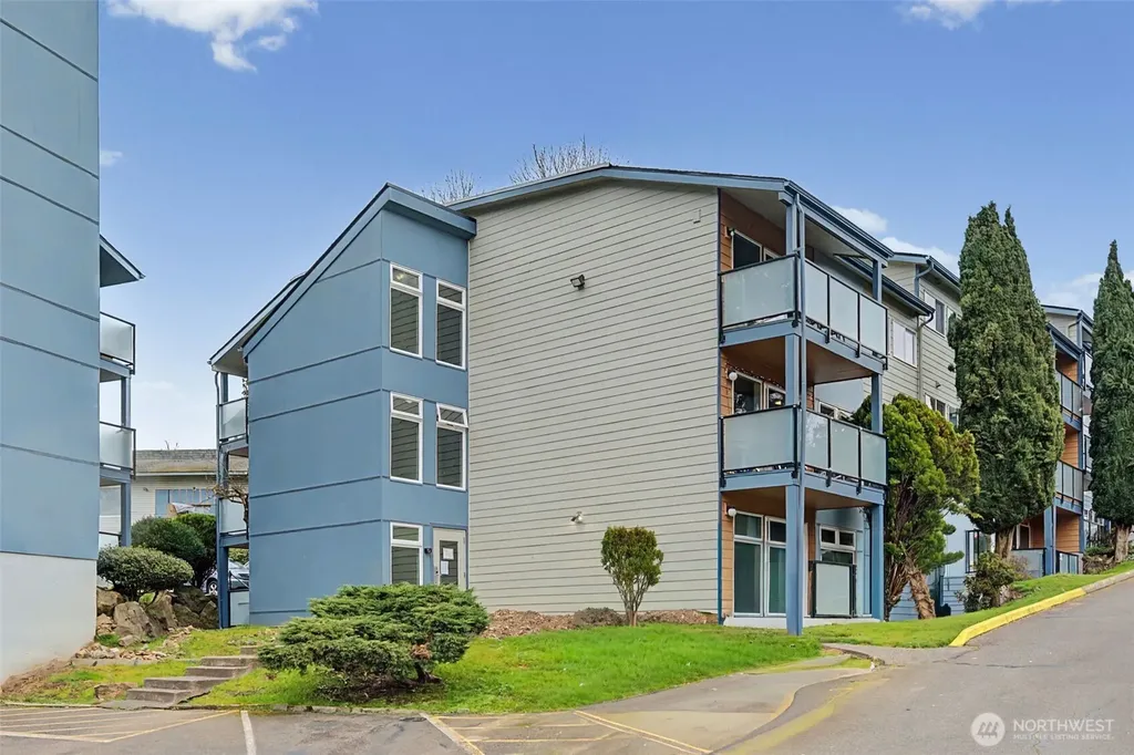 15142 65th Avenue S Tukwila WA 98188