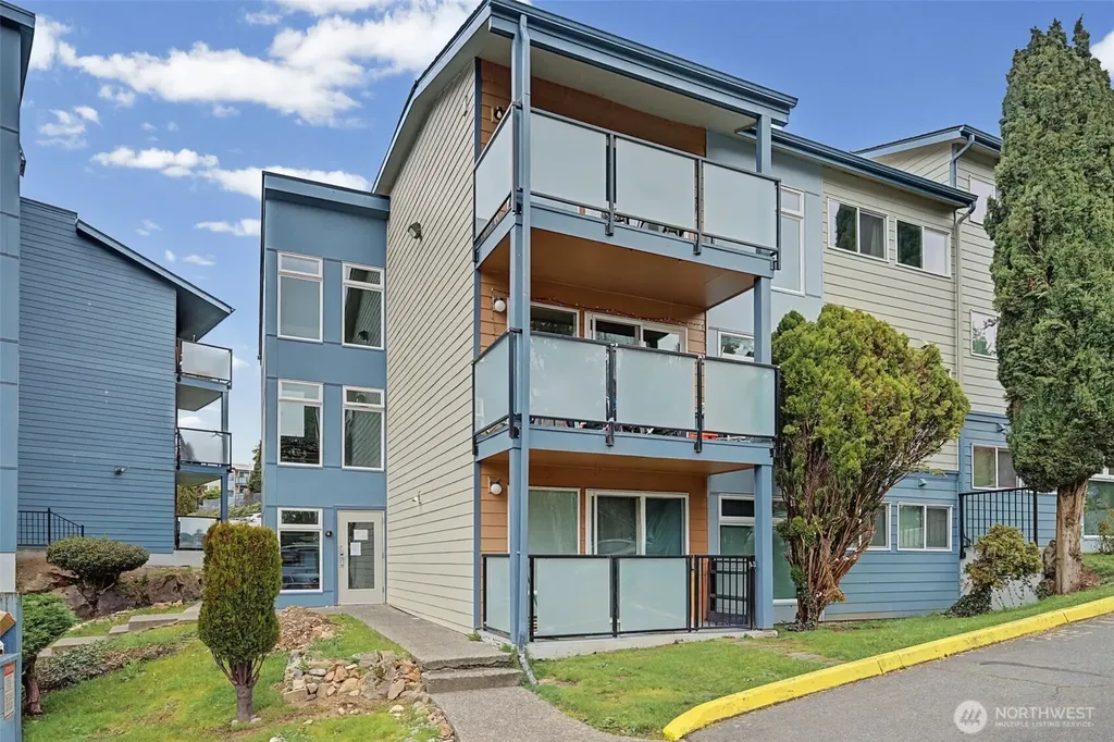 15142 65th Avenue S Tukwila WA 98188