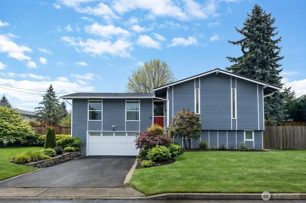 23504 110th Place SE Kent WA 98031