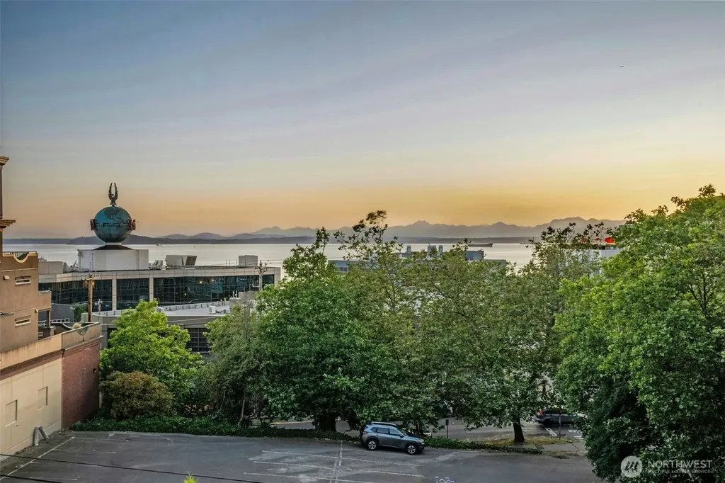 133 Queen Anne Avenue N Seattle WA 98109