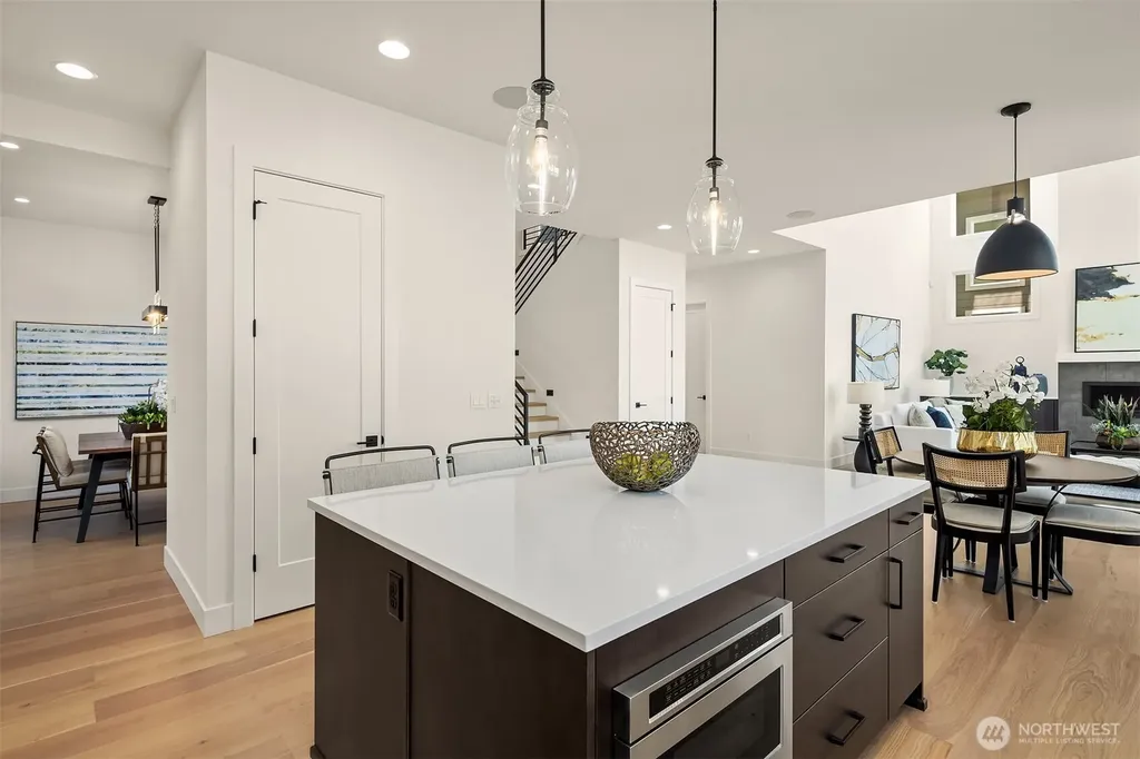 5816 NE 4th Place Renton WA 98059