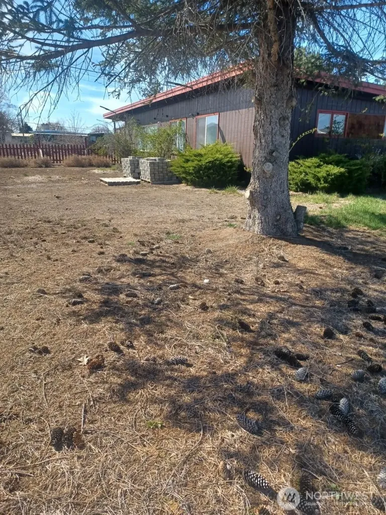 533 Fairchild Loop Moses Lake WA 98837