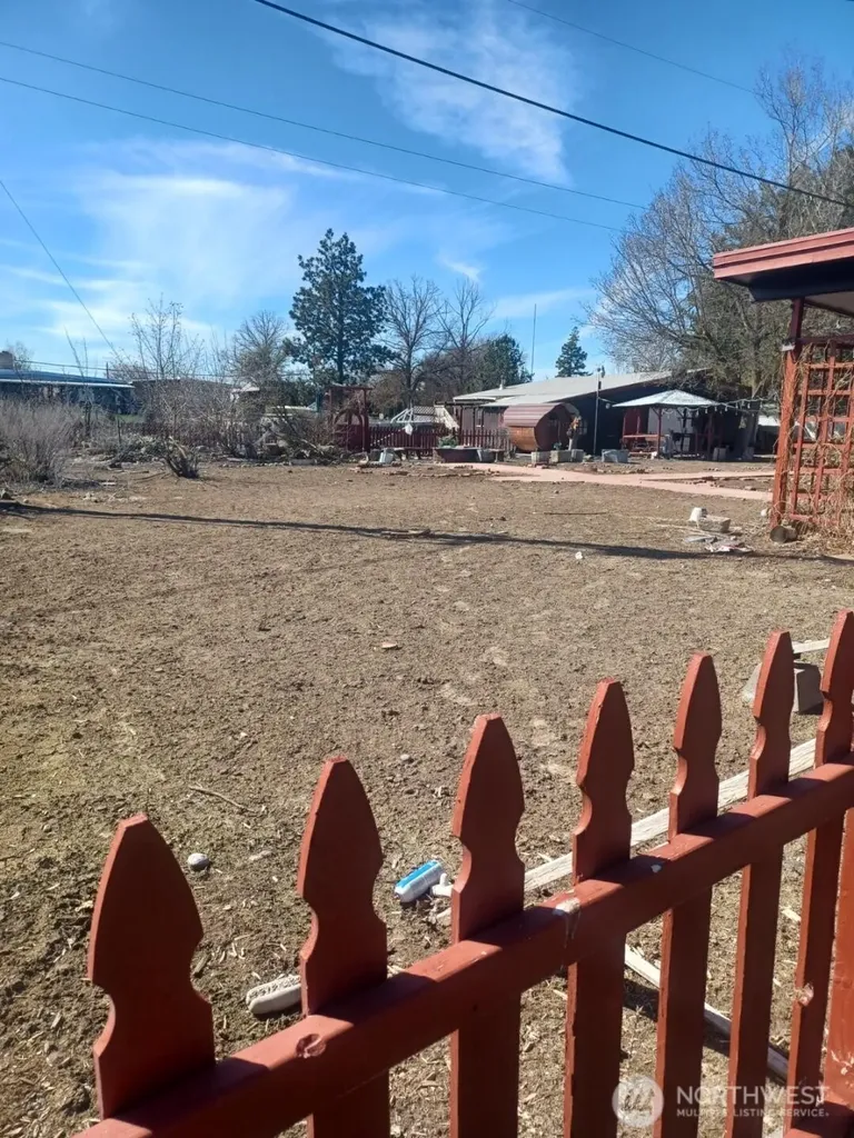 533 Fairchild Loop Moses Lake WA 98837