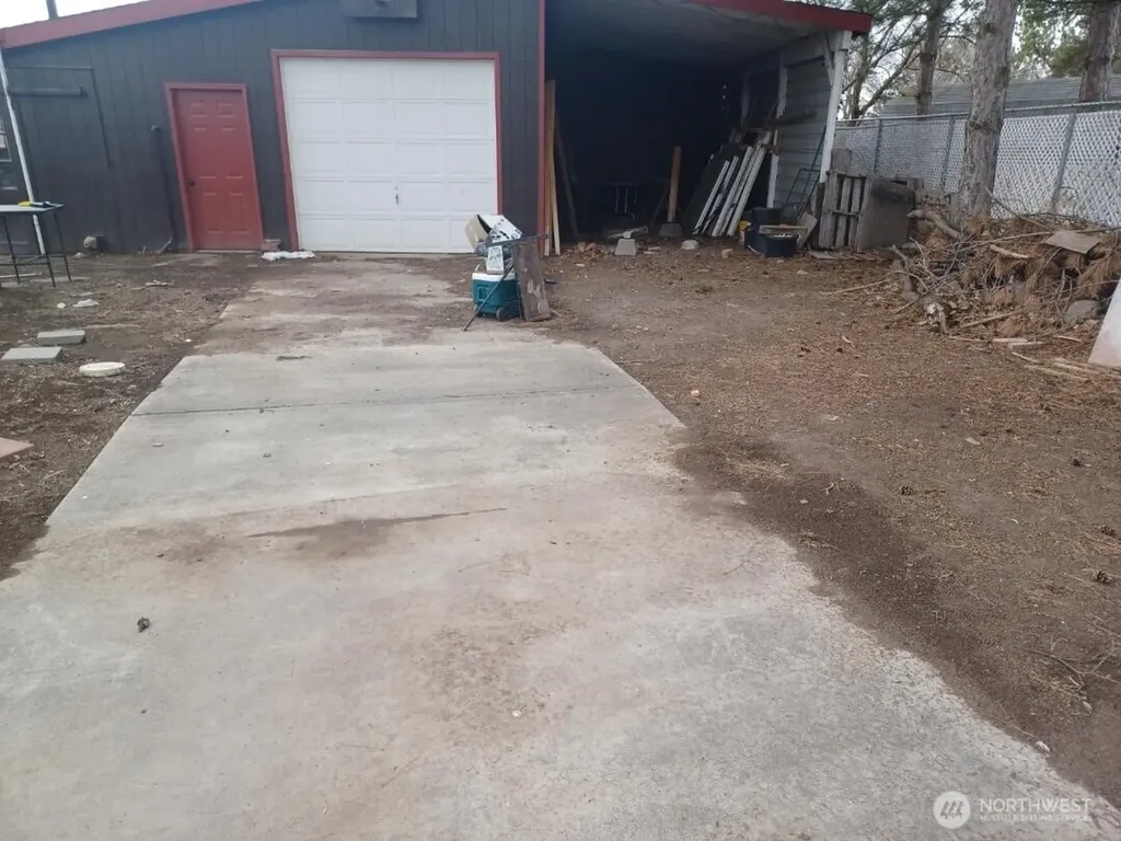 533 Fairchild Loop Moses Lake WA 98837