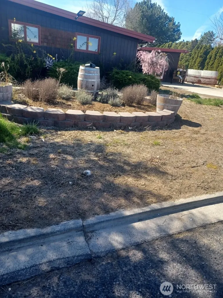 533 Fairchild Loop Moses Lake WA 98837