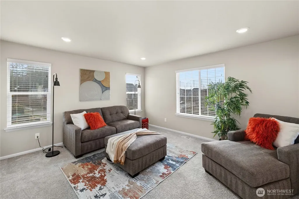 32898 Pine Avenue SE Black Diamond WA 98010