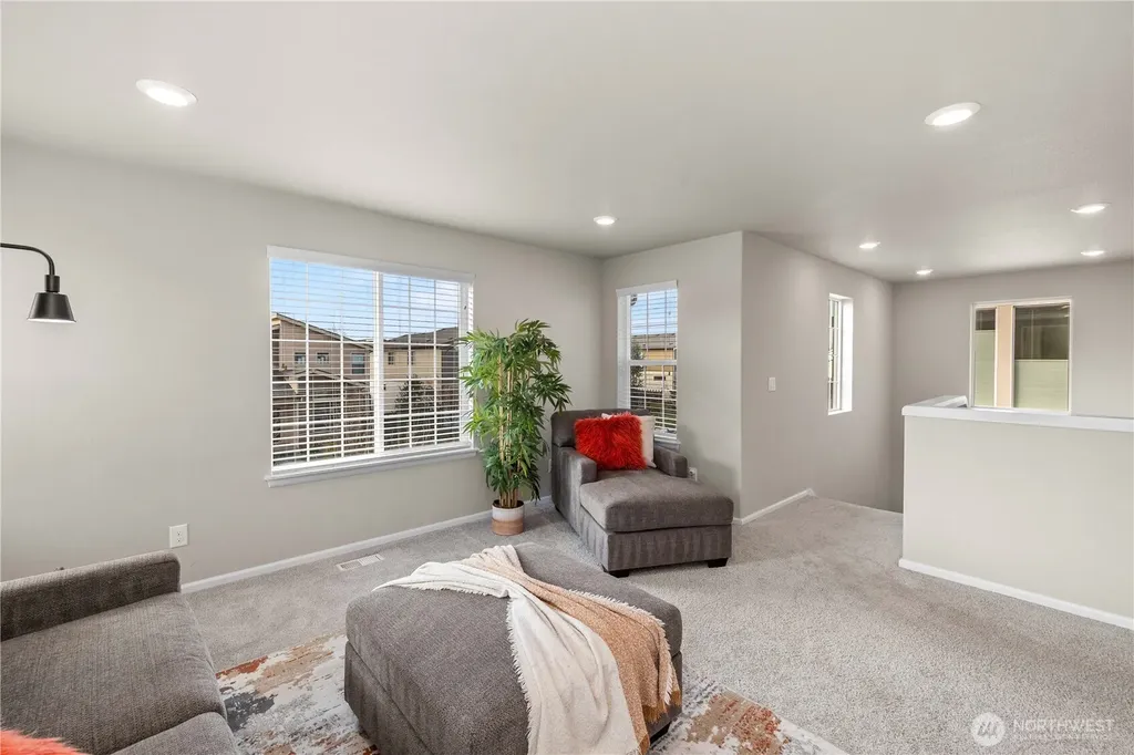 32898 Pine Avenue SE Black Diamond WA 98010