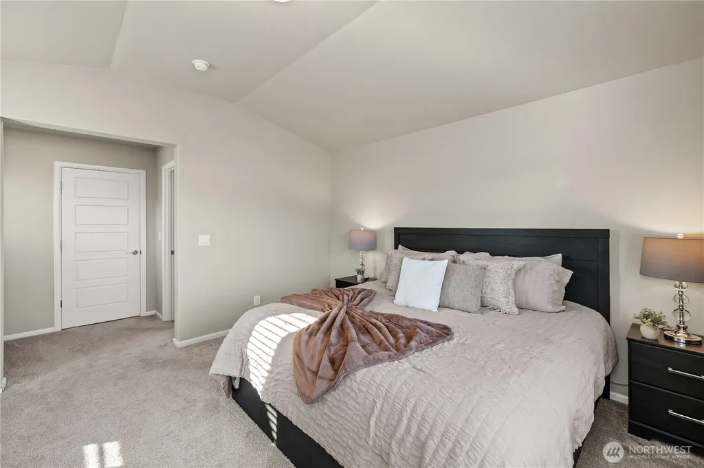 32898 Pine Avenue SE Black Diamond WA 98010