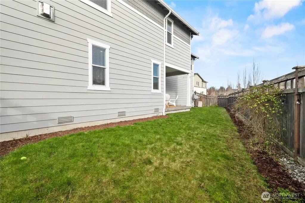 32898 Pine Avenue SE Black Diamond WA 98010