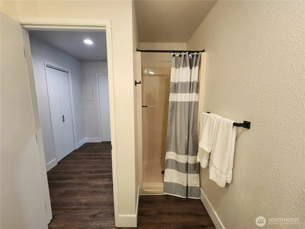 1 Lodge 616-c Manson WA 98816