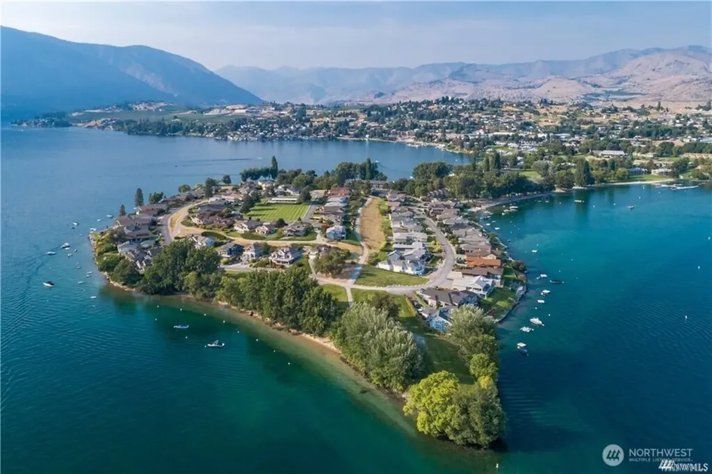 1 Lodge 616-c Manson WA 98816