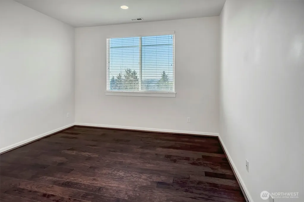 20024 90th Place S Kent WA 98031