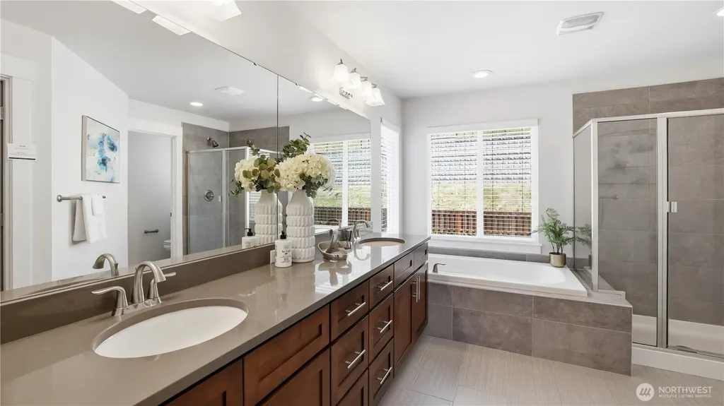 20024 90th Place S Kent WA 98031