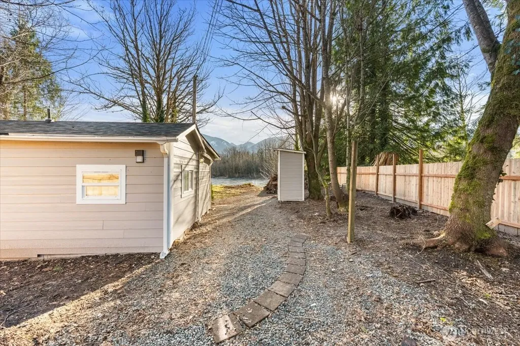 41722 S Shore Drive Concrete WA 98237