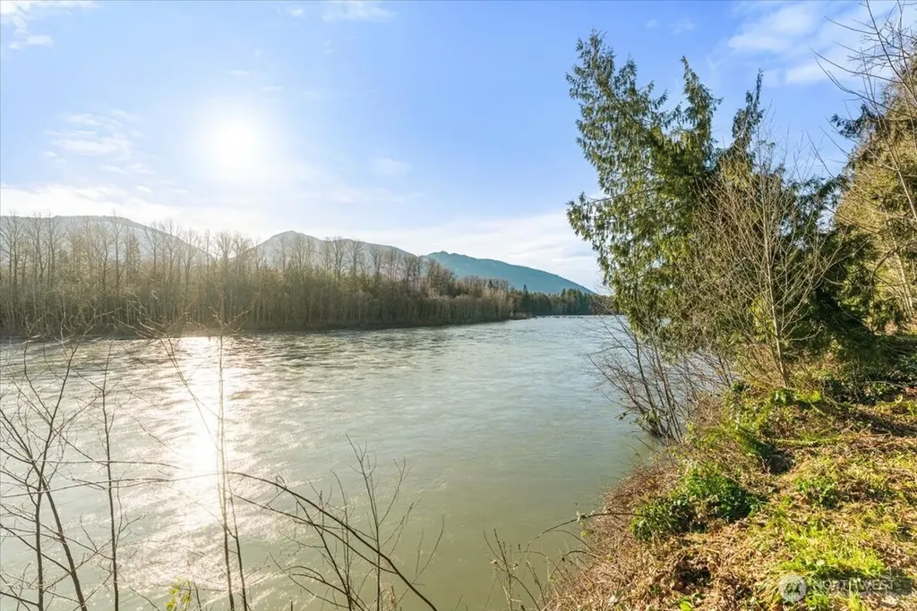 41722 S Shore Drive Concrete WA 98237