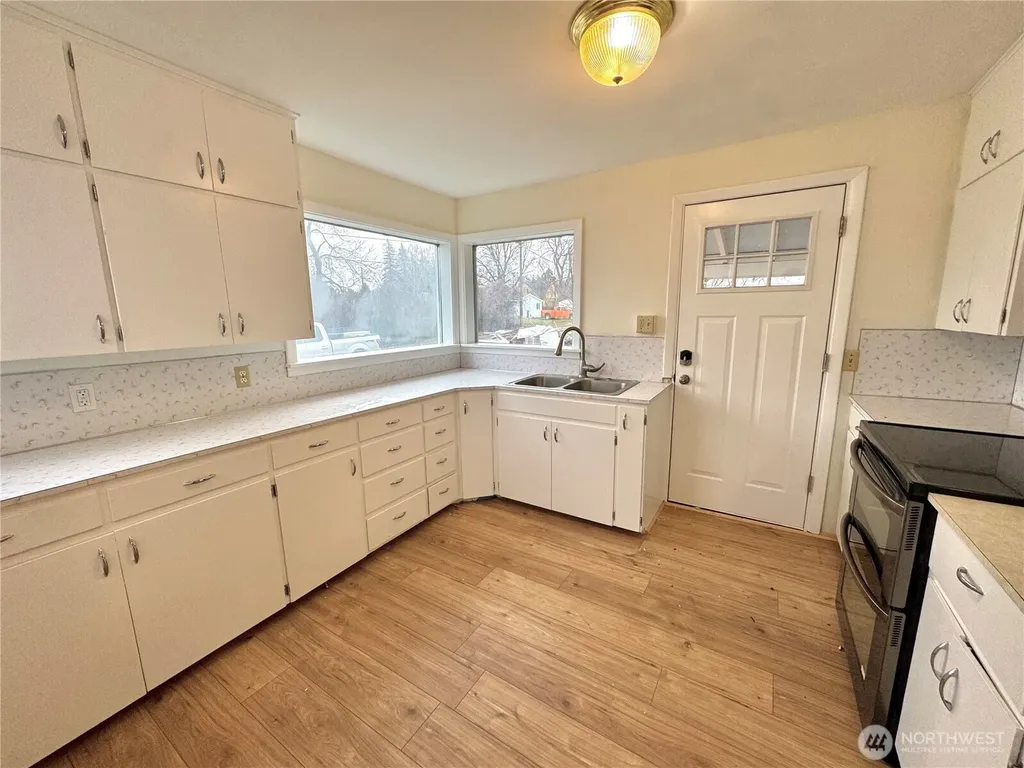 250 W Sixth Street Waitsburg WA 99361