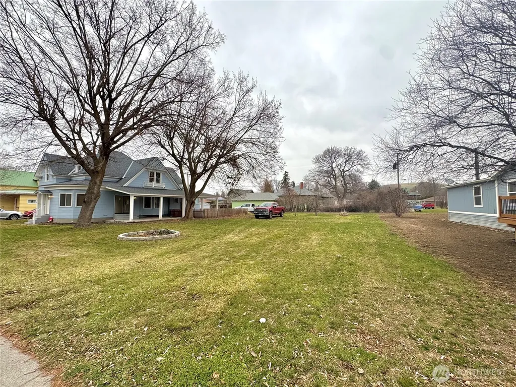 250 W Sixth Street Waitsburg WA 99361