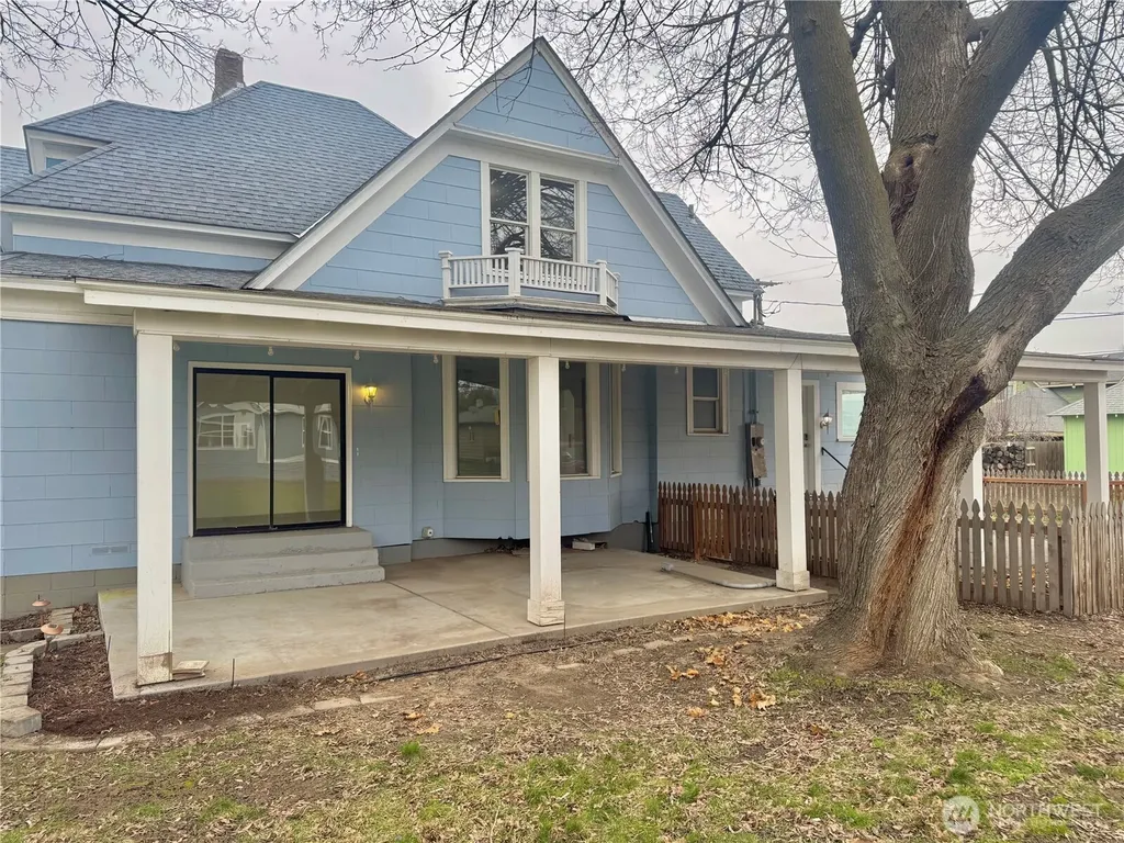 250 W Sixth Street Waitsburg WA 99361