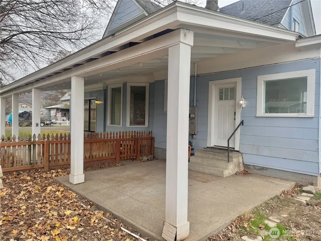 250 W Sixth Street Waitsburg WA 99361