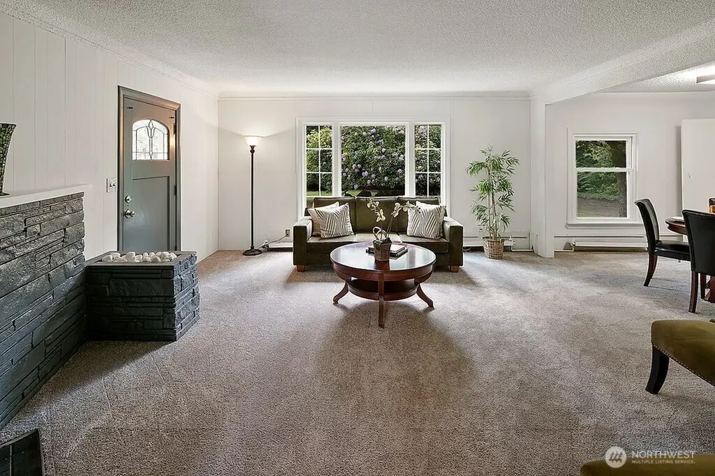 1564 Serpentine Place Shoreline WA 98155
