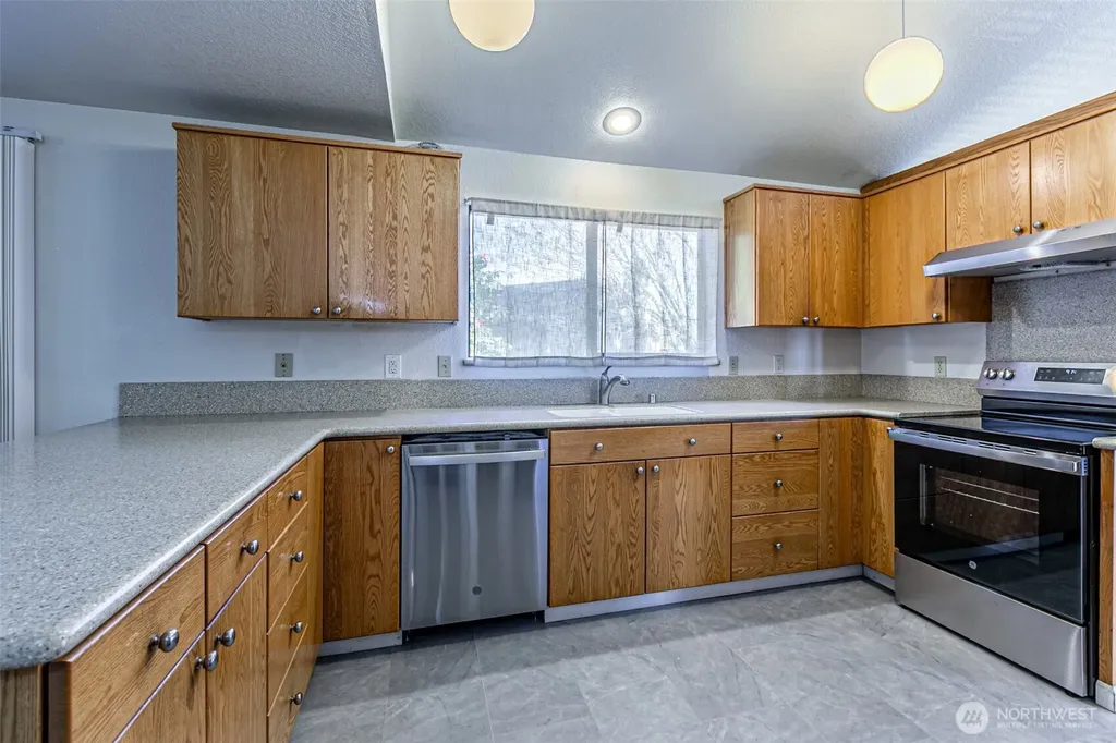 6135 36th Street SE Auburn WA 98092
