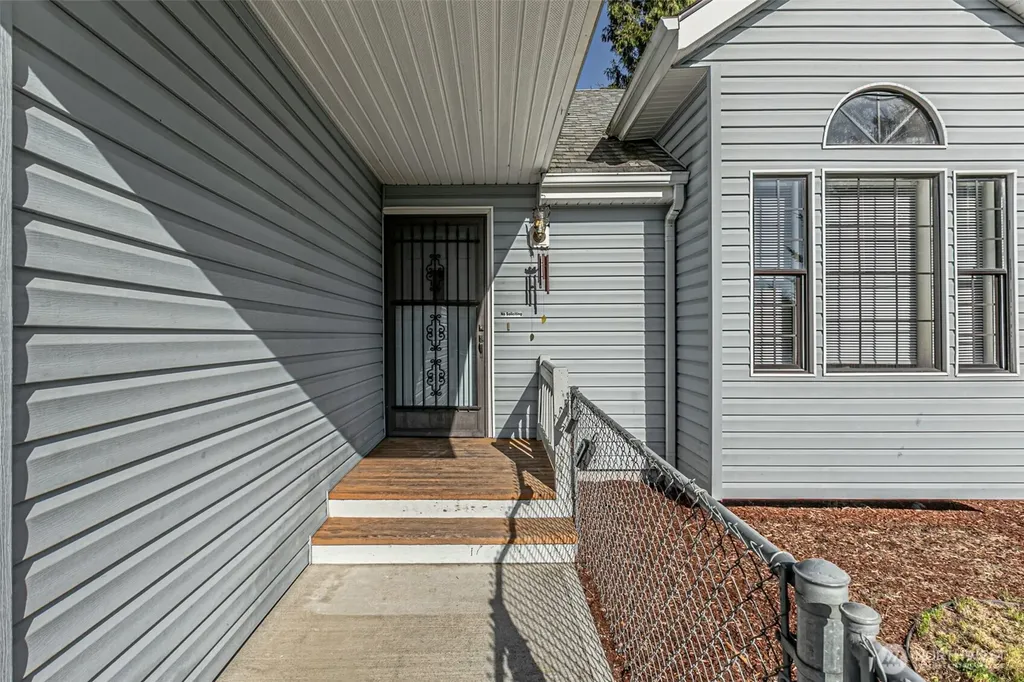 6135 36th Street SE Auburn WA 98092