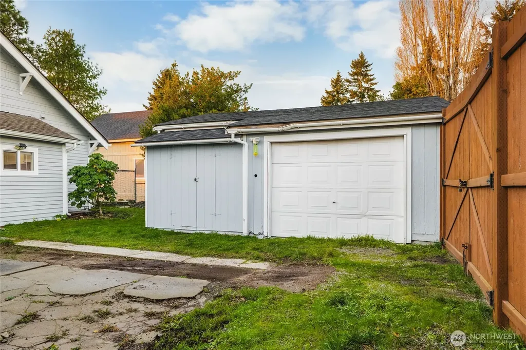 5033 S I Street Tacoma WA 98404