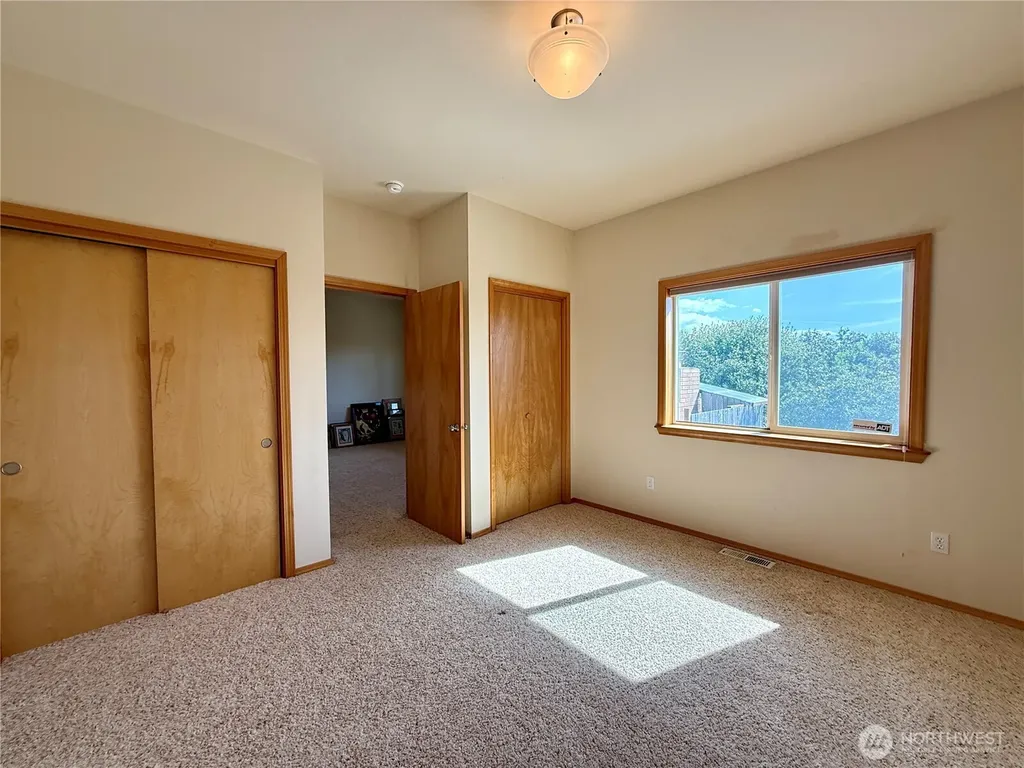 1160 Greenview Avenue SW Ocean Shores WA 98569