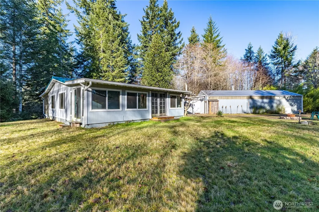 24 W Tipi Court Elma WA 98541