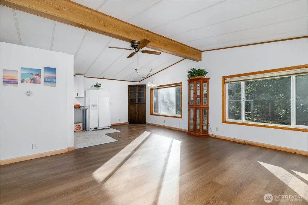 24 W Tipi Court Elma WA 98541